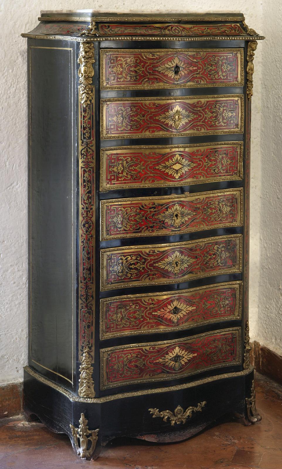 Chifonier estilo "Boullé"