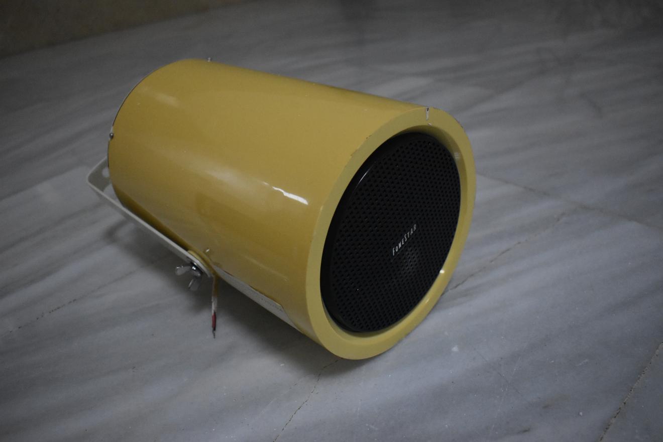 imagen de un altavoz amarillo