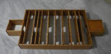 imagen cenital de un laberinto de madera